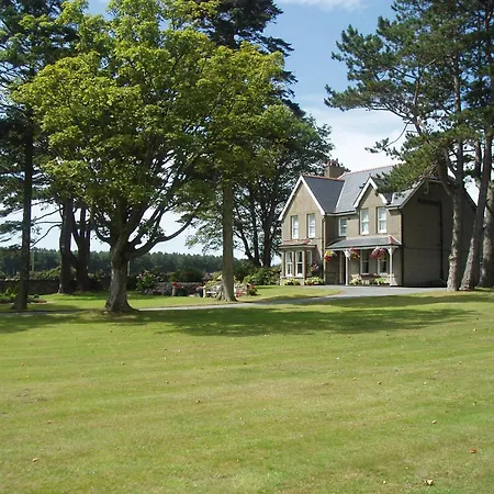 Gwrach Ynys Country Guest House-3
